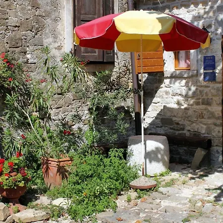 Apartments With Wifi Groznjan, Central Istria - Sredisnja Istra - 7038 Apartment *