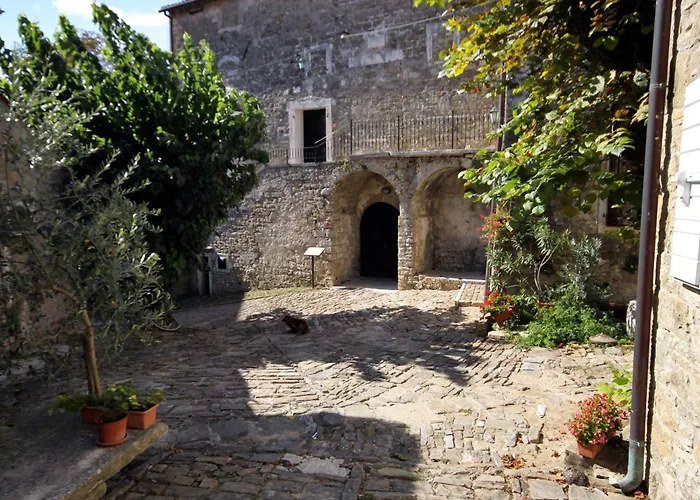 Apartment Apartments With Wifi Groznjan, Central Istria - Sredisnja Istra - 7038