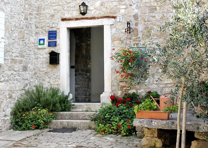With Wifi Groznjan, Istria - Sredisnja Istra - 7038 Apartman *